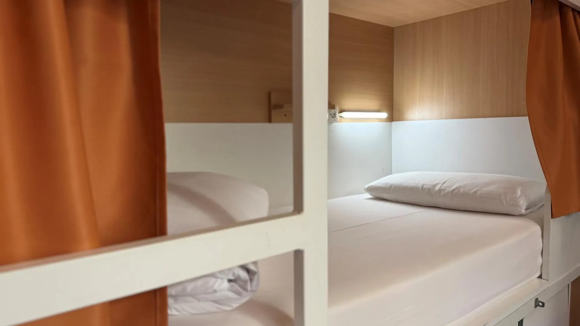 The Loft House Barcelona Hostel 0*,  Spain