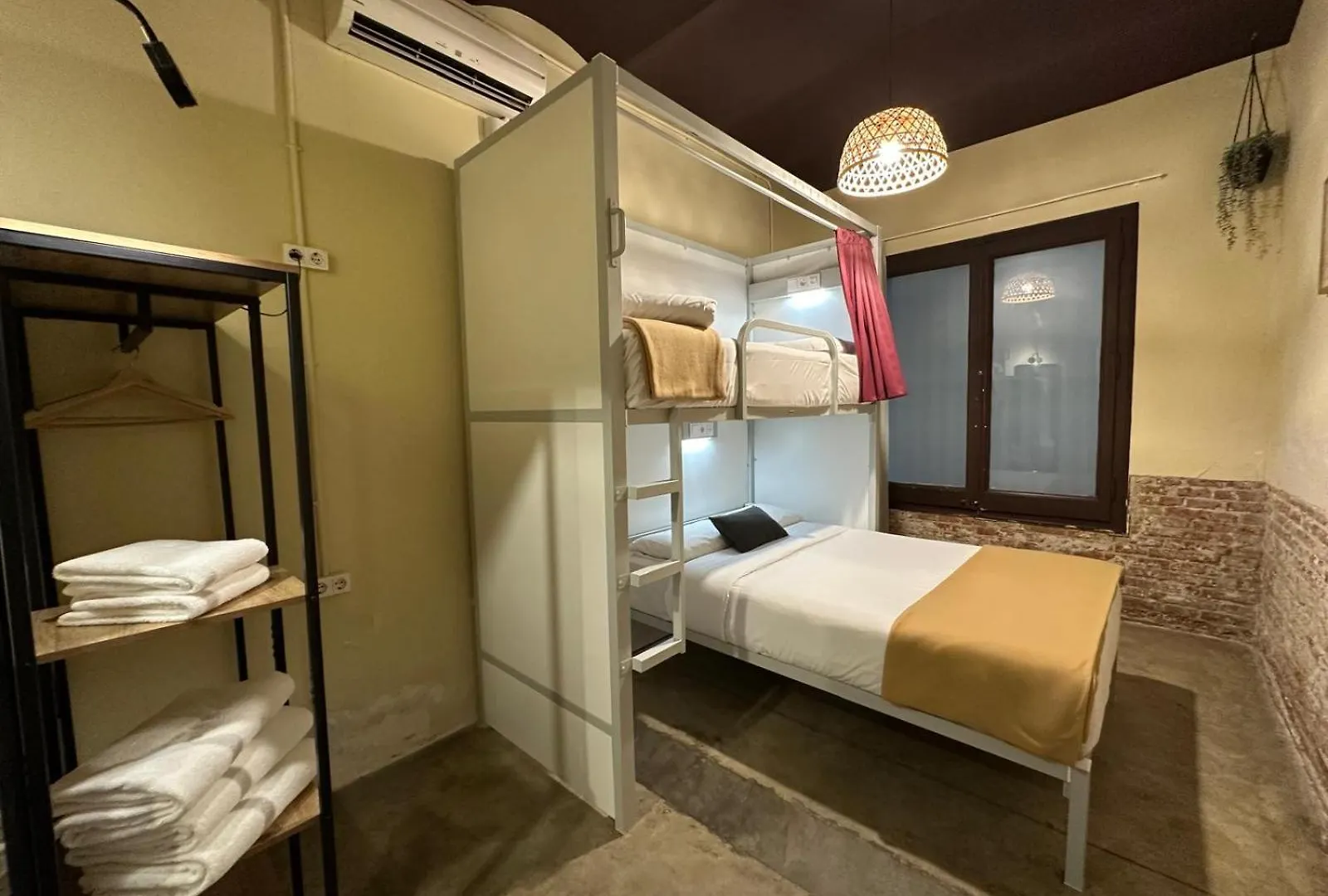 The Loft House Barcelona Hostel 0*,  Spain