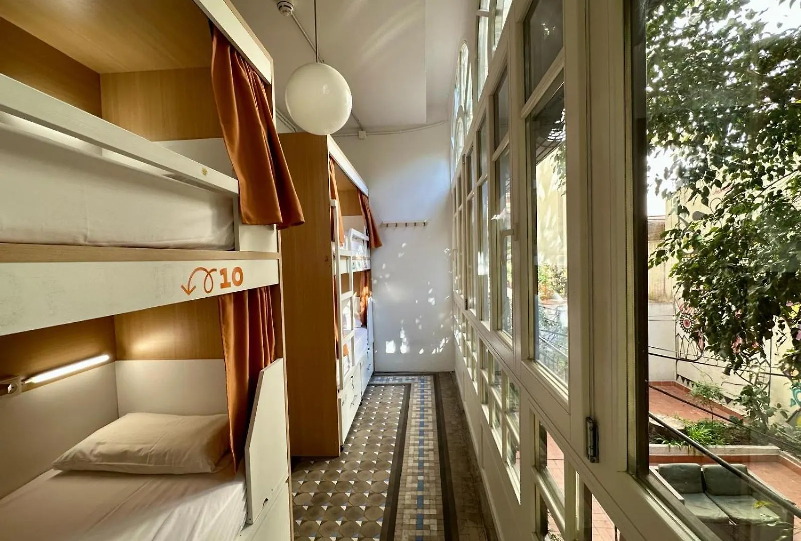 The Loft House Barcelona Hostel 0*,
