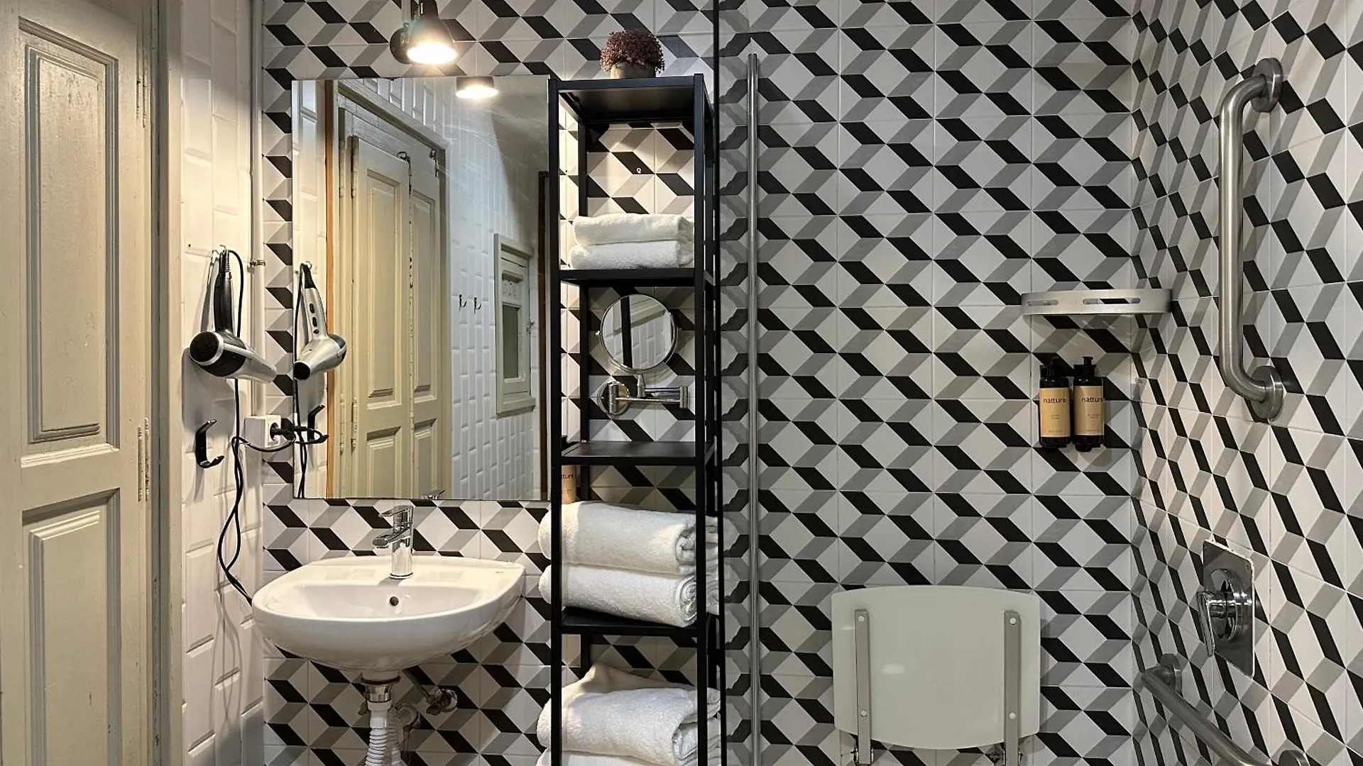 The Loft House Barcelona Hostel