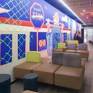 Ideal Youth Hostal