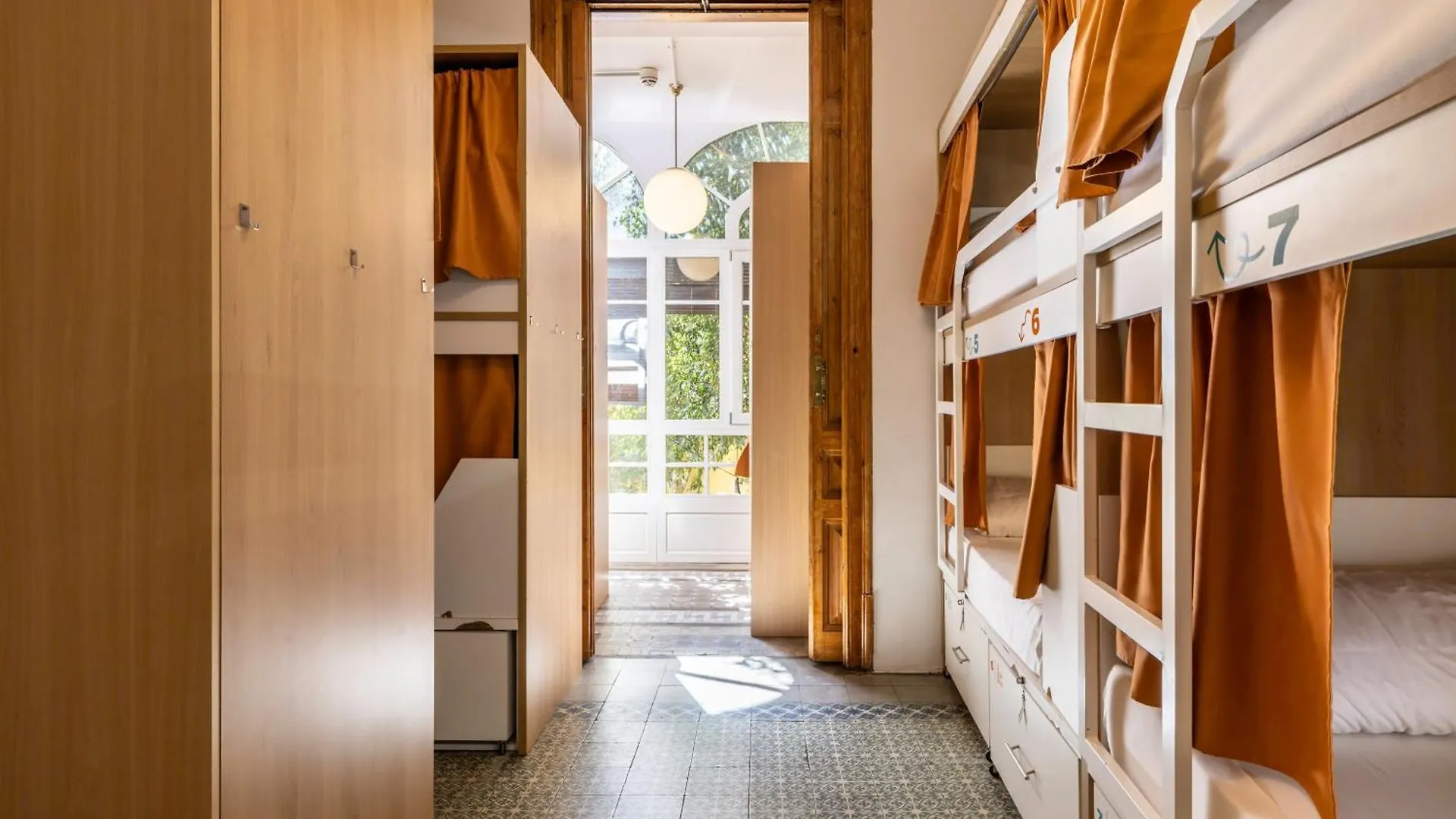 Hostel The Loft House Barcelona 0*,